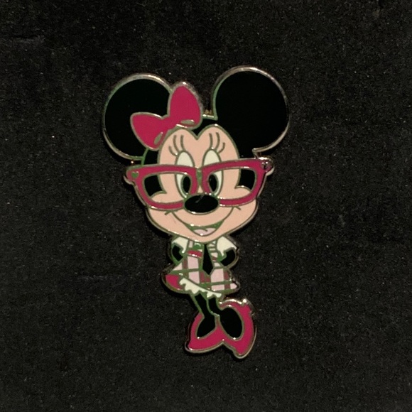 4/$40 Disney Minnie Mouse collectors pin